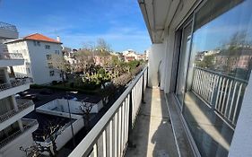 Appartement T4 Avec Parking, Balcon Et Proche Commerces A Biarritz - Fr-1-239-921